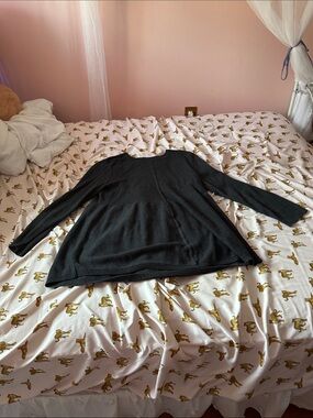 Black Long-Sleeve Women’s Knit Top